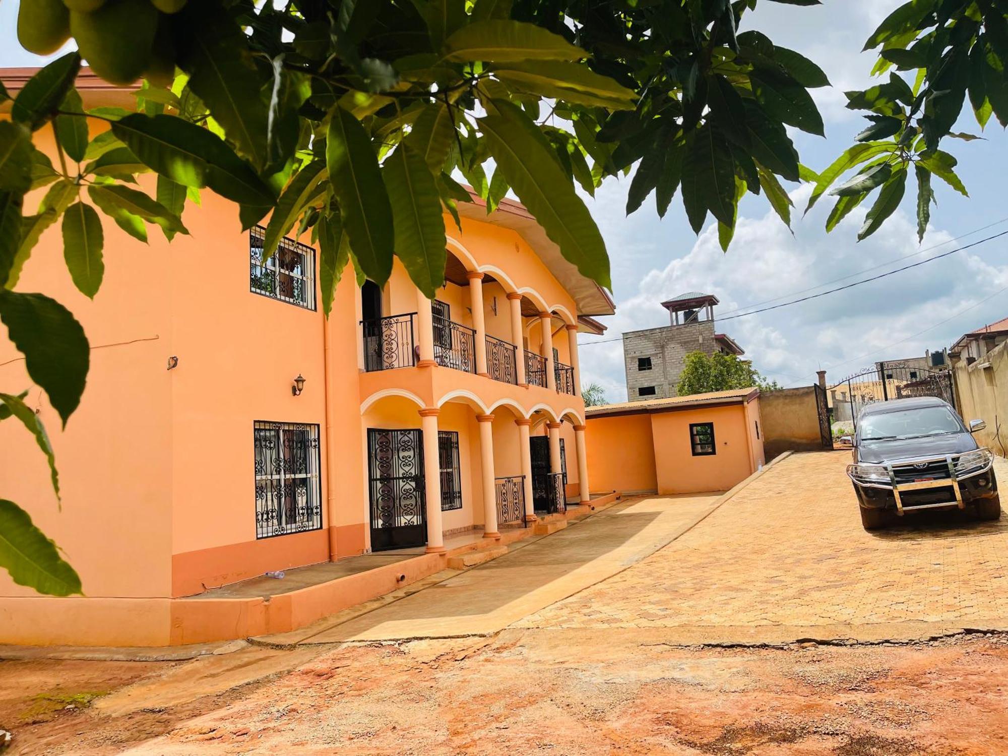 Villa Contemporaine Yaoundé Exteriör bild